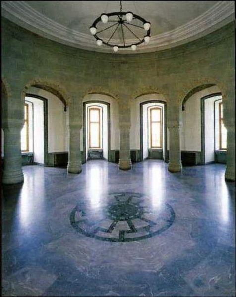 Salão dos Rituais Negros, localizado no Castelo de Wewelsburg, sede esotérica da SS nazista