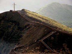 Para se trilhar a Senda da Iniciação e integrar-se com o Cristo Íntimo, deve-se equilibrar os Níveis de Ser e Saber