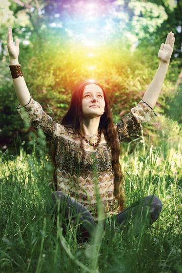 Todas as práticas, orações, rituais e conjurações feitos na Natureza nos dão profundo bem-estar, pois somos auxiliados pela Mãe Natureza, pelos Anjos e Elementais.