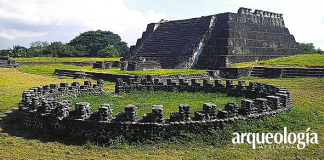 Os 42 tronos totonacas e os 42 juízes egípcios