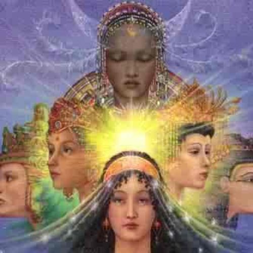 A Mãe Divina e os deuses santos